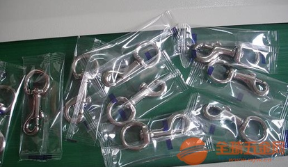 小五金包装机的应用与优势